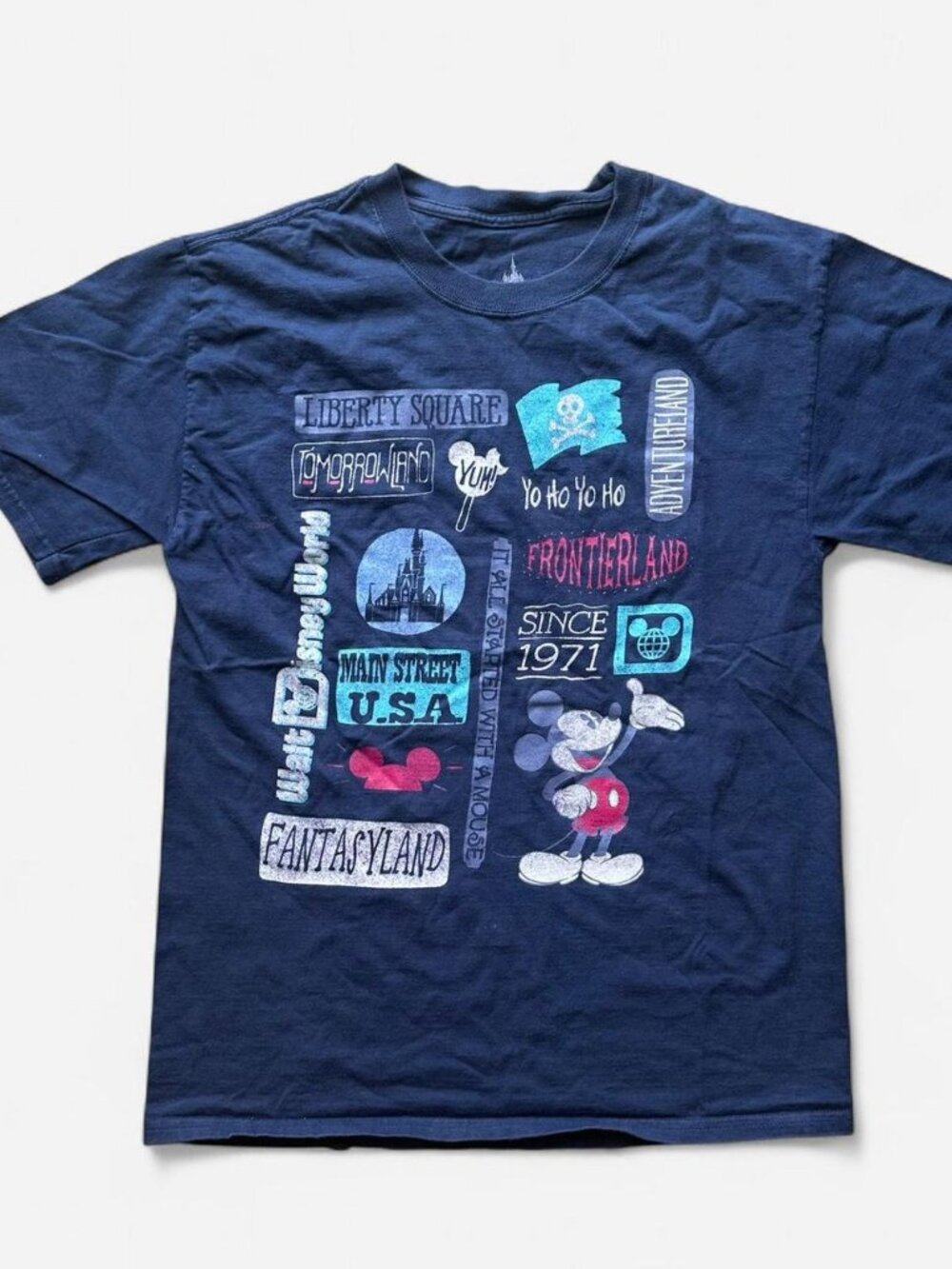 Disney Men's Black and Navy T-shirt